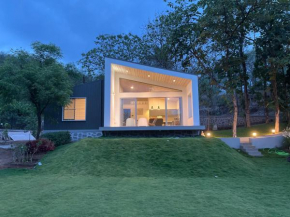 Villetta, cozy and uber modern cottage.